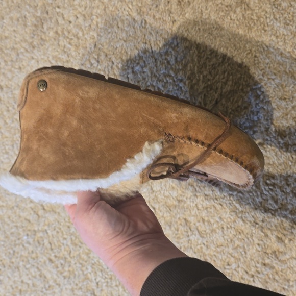 UGG Slipper /Shoe - Picture 9 of 12